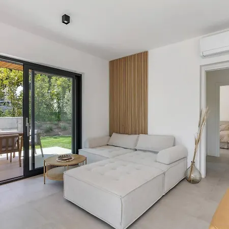 Luma With Private Pool * Lazise