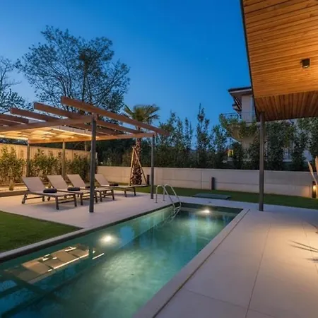 Luma With Private Pool * Lazise